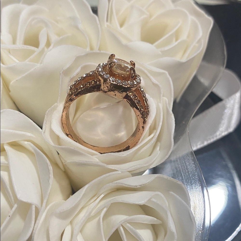 Size 8-1/2 Rose Gold Color Statement Ring - Picture 2 of 4